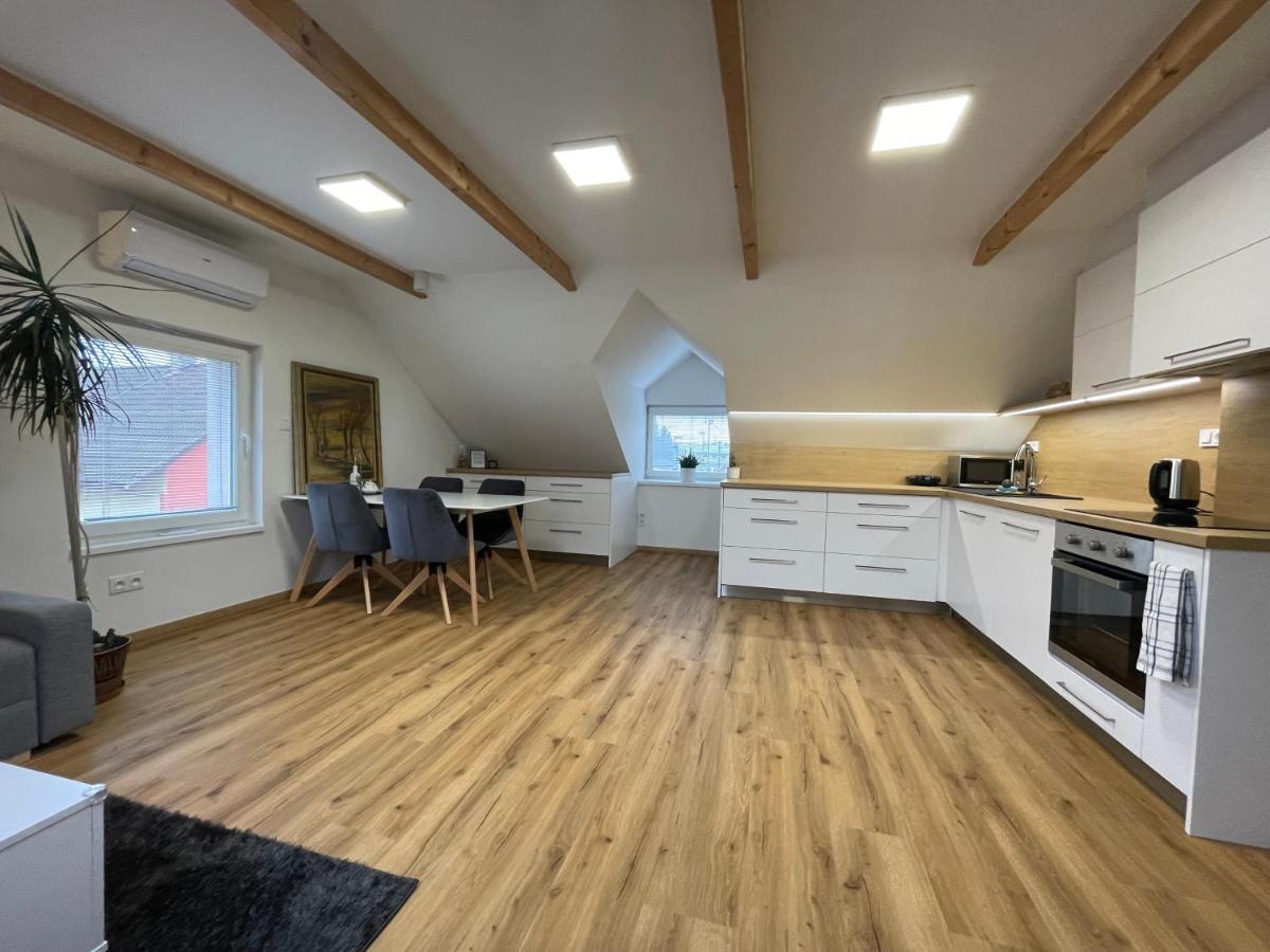 Apartman Svetla Pardubice Ngoại thất bức ảnh